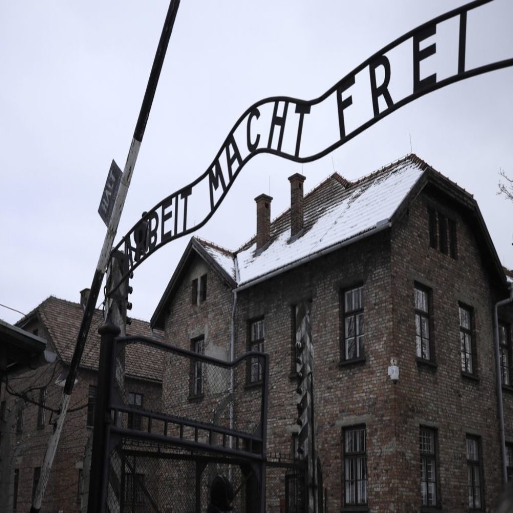 Auschwitz tours 